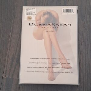 Donna Karan New York The Nudes Pantyhose Control Top NWT Small